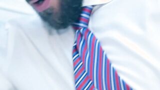Two elegant men use their day to fuck at work and love it