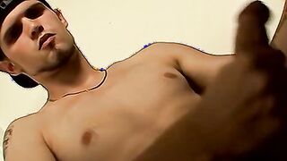 Solo masturbation and cumming with straight youngster Nolan