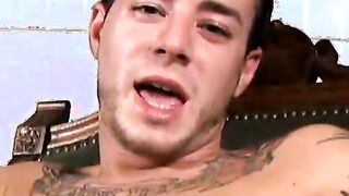 Amateur homo with sweet tattoos masturbates his big dick