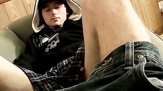 Skinny straight amateur Slip jacks his cock off solo