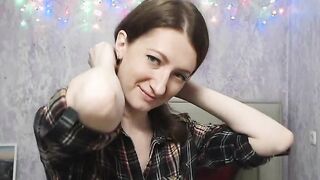 Amateur babe flashing shoulder on solo webcam show