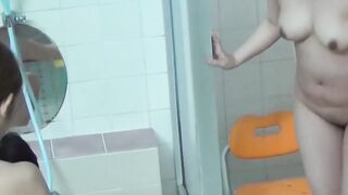 Bunch of Japanese babes secretly filmed peeing in the shower