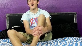 Before fucking himself in the ass a college bro conducted an interview