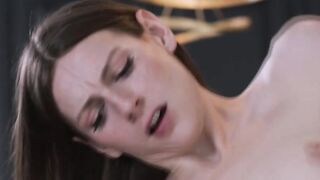 Horny Tbabe Amanda Riley gets barebacked in the kitchen