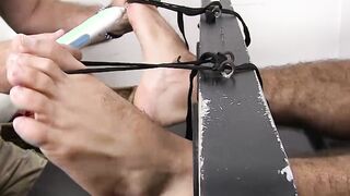 Muscular homo Ricky Larkin gets tickled by a mature gay