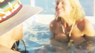Pair of Pornstars Have Threesome
