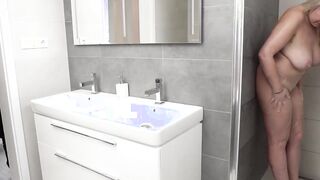 Blonde thick MILF Valentina Nova fucks stepson in the shower