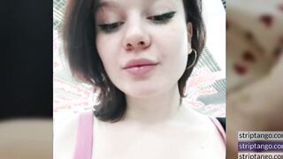 Join me for a chat in my bustling chatroom Hoe 3