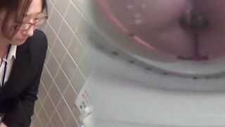 The hottest angle of Japanese babes pissing in the toilet