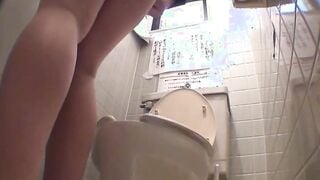 The hottest angle of Japanese babes pissing in the toilet