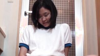 Washroom piss after Japanese student shaves off her pubes