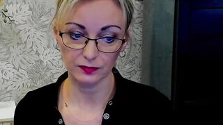 German MILF flashes breasts on solo webcam show