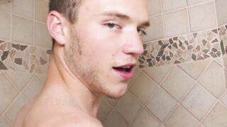 Handsome jock teasing with his body and gets barebacked