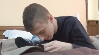 Foot sucking off session turns out in hardcore anal stuffing