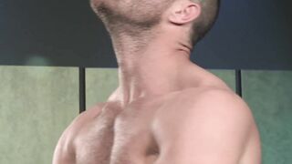 Muscular gays Landon Conrad and Andrew Stark fuck each other