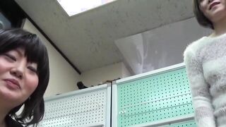Japanese beginner recorded pissing and cleaned subsequently