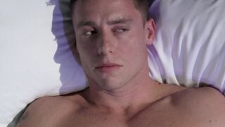 Hunk sleeps with a cute little guy who wears glasses