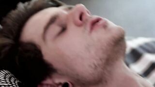 Bareback studs Ty Thomas and Dominic Green loving that cock