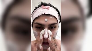 Middle Eastern Hoe Mia Khalifa Comes Back to Porno