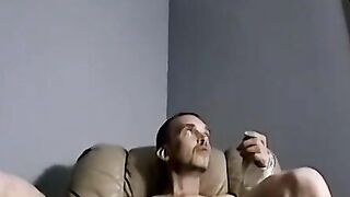 Nasty homeboy tries really hard to jerk off his schlong