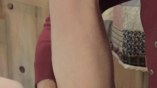 Impaled twink loudly moans while he intensely cums