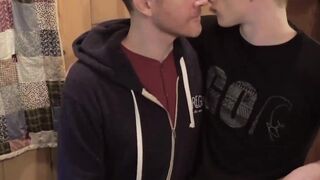 Impaled twink loudly moans while he intensely cums