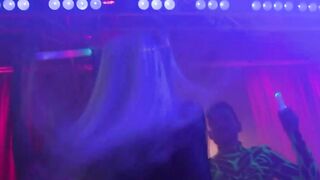Two wild shemales gets double penetrated in club