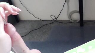 Blonde tbabe Lianna Lawson cums after urethra inclusion