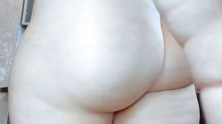 Nerdy Big Butt PAWG Has Body Shaking Gushy Squirts