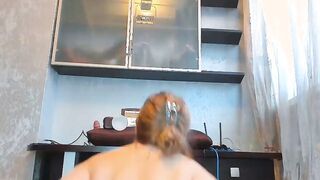 Nerdy Big Butt PAWG Has Body Shaking Gushy Squirts