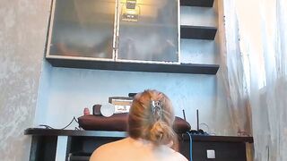 Nerdy Big Butt PAWG Has Body Shaking Gushy Squirts