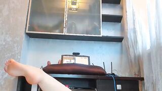 Nerdy Big Butt PAWG Has Body Shaking Gushy Squirts