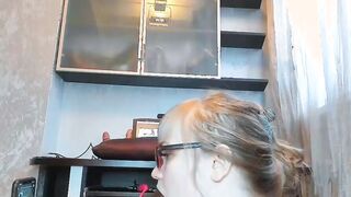 Nerdy Big Butt PAWG Has Body Shaking Gushy Squirts