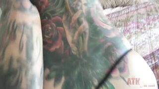 Inked mom Kate Wolf masturbates and fucks herself with her finger fucked