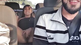FUI PEGAR MINHA PRIMINHA QUE CHEGOU DO RIO DE JANEIRO, ACREDITA QUE ELA JÁ VEIO SEM CALCINHA PRA MIM PROVOCAR DENTRO DO CARRO! ANGEL DINIZZ - LEO SKULL