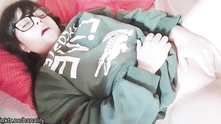 Amateur 18 year old masturbating - Hana Lily