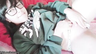 Amateur 18 year old masturbating - Hana Lily