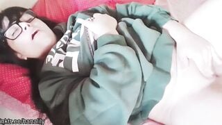 Amateur 18 year old masturbating - Hana Lily