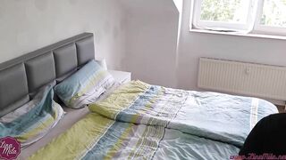 Schnäppchen Schlampe! Nylon Füße und Vagina vom Verkäufer gefickt!!!