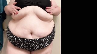 ssbbw shows off into bikini