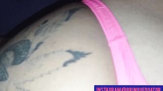 Primo comendo o cuzinho da minha prima novinha. E ainda soltou leitinho dentro encheu (Completo No Red). Instagram @brinquedoator