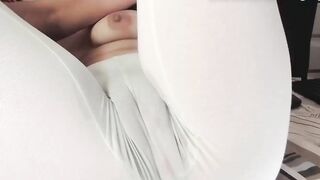 Fat Pussy Squirting Orgasms In Yoga Pants