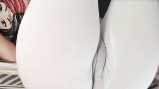 Fat Pussy Squirting Orgasms In Yoga Pants
