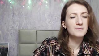 Afghan amateur babe flashing boobs on solo webcam show
