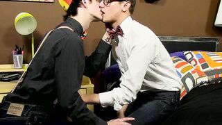 Nerdy twink Jasper Robinson blows 69 style before breeding