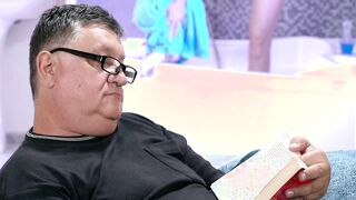 Young vixen Kiki Cyrus really likes fucking older men
