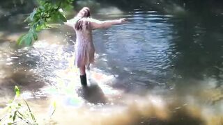 UK MILF pussy plays outdoor and teases with her big tits