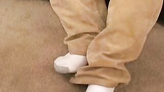 Juicy cock of fat inked hunk gets pulls on in his own room