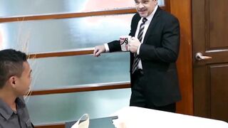 Executive Daddy sucked off before barebacking Asian twink