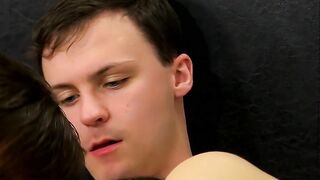 Hung twink Jayson Steel drew off before ass banging 3way